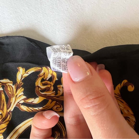 Silk scarf - Picture 5 of 10